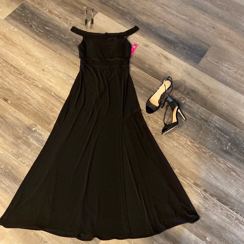 Black long maxi down formal with split & sheer midsection panels size 7/8 NWT